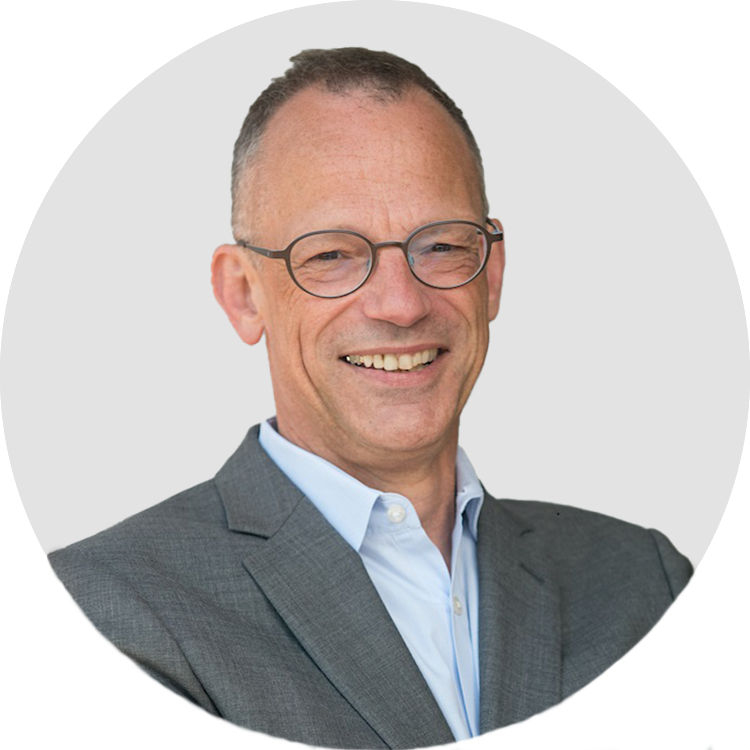 Karsten Weide headshot