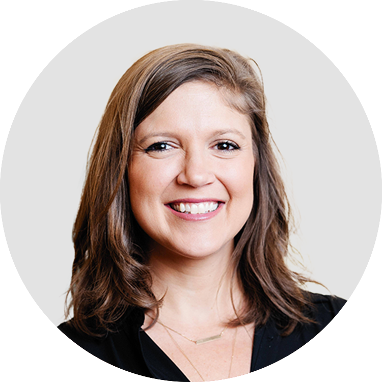 nicki spear headshot